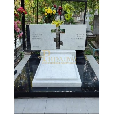 Горизонтальный памятник с крестом — ritualum.ru